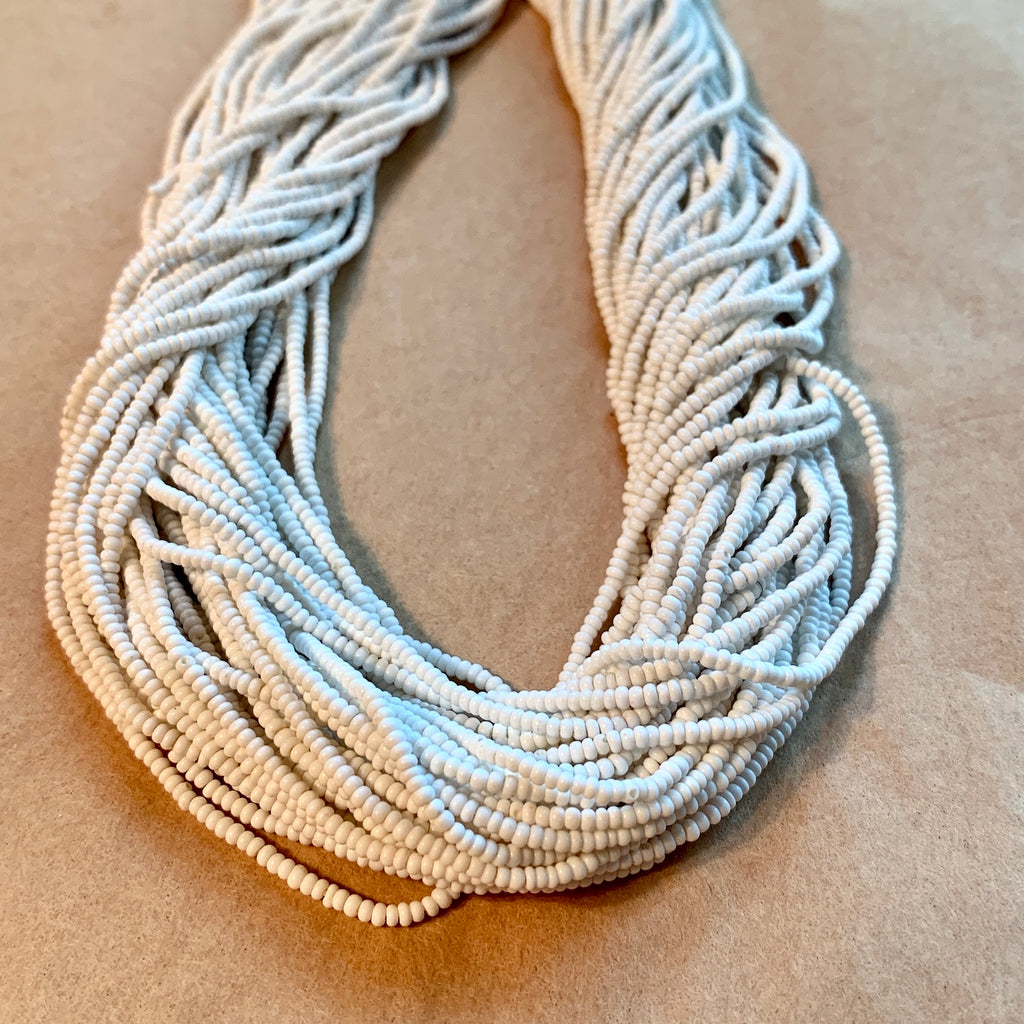 12º White Czech Seed Beads, Tamba