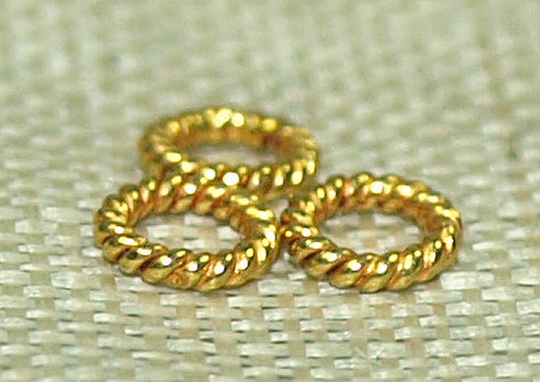 3mm Twisted 18KT Soldered Jump Ring