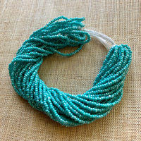 13º Opaque Turquoise AB Charlotte-Cuts