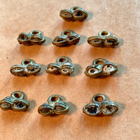 10 Cast Brass Peanut Charms, Baule