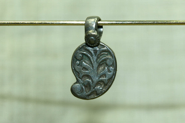Left Facing Antique Silver Paisley Pendant