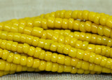 Opaque Corn Yellow Seed Beads, 11º
