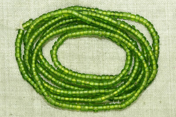 Transparent Light Green seed beads, 8º