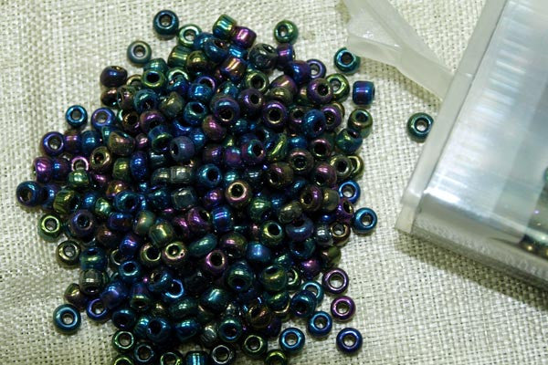 10° Vintage Venetian Black Iris Seed Beads